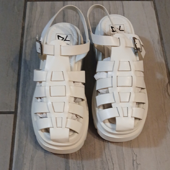 Dirty Laundry Other - Kids White Sandals